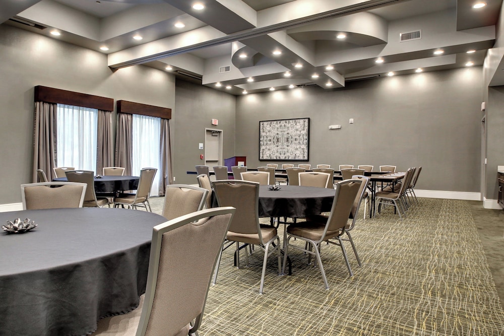 Holiday Inn Express Hotel And Suites Albany 58/67