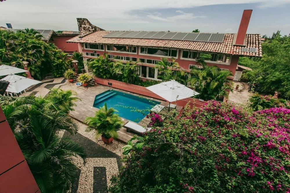 Aimbere Eco Resort Hotel 40/48