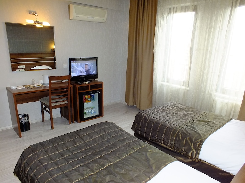 Lifos Hotel 30/48
