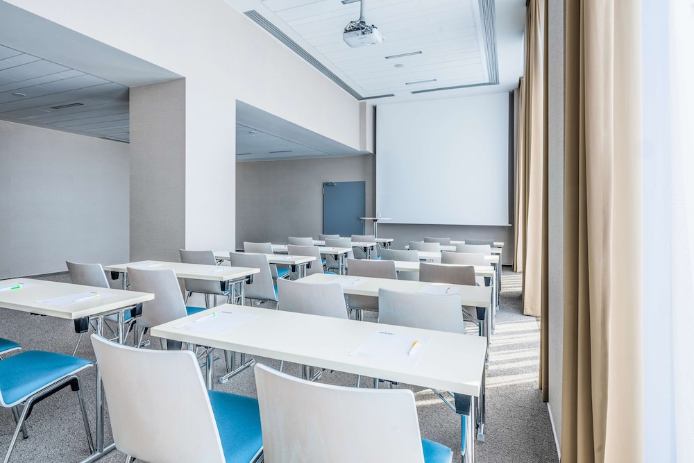 Park Inn by Radisson Danube Bratislava 35/50