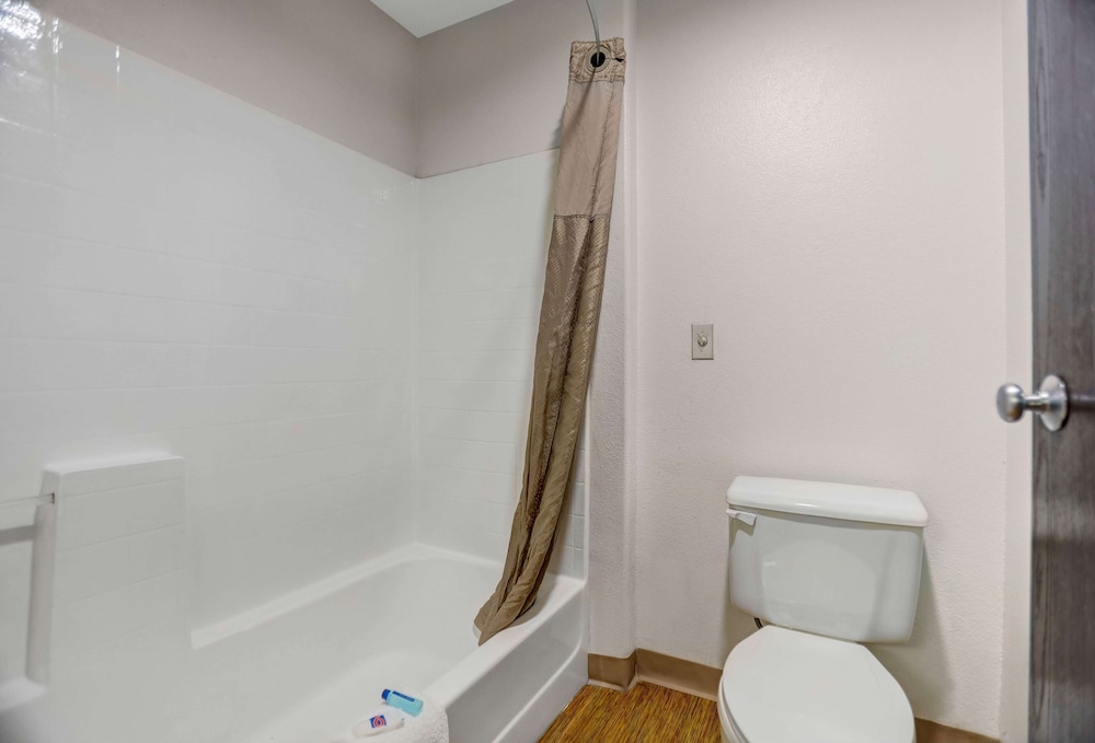 Americas Best Value Inn Apache Junction 51/56
