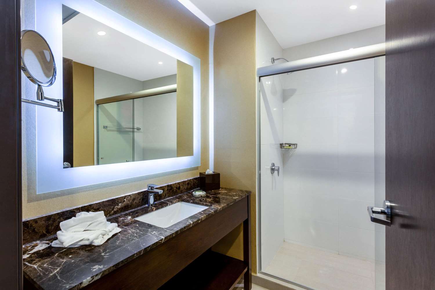 Wyndham Torreon 33/33