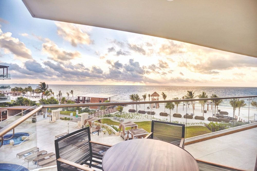 Royalton Riviera Cancun An Autograph Collection All Inclusive Resort Casino 54/66