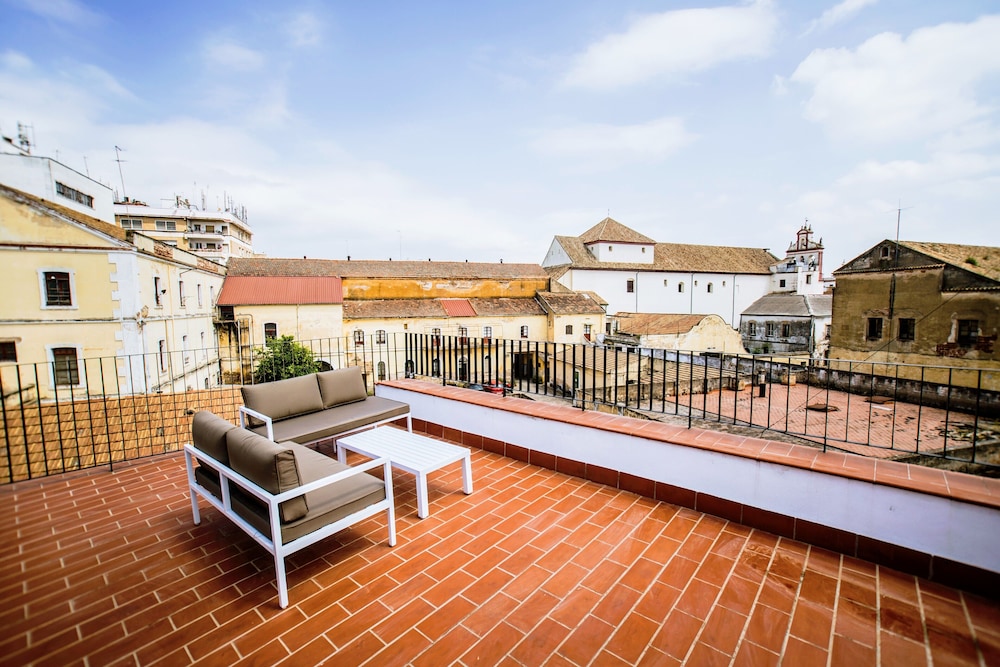 Patios Del Orfebre 52/64