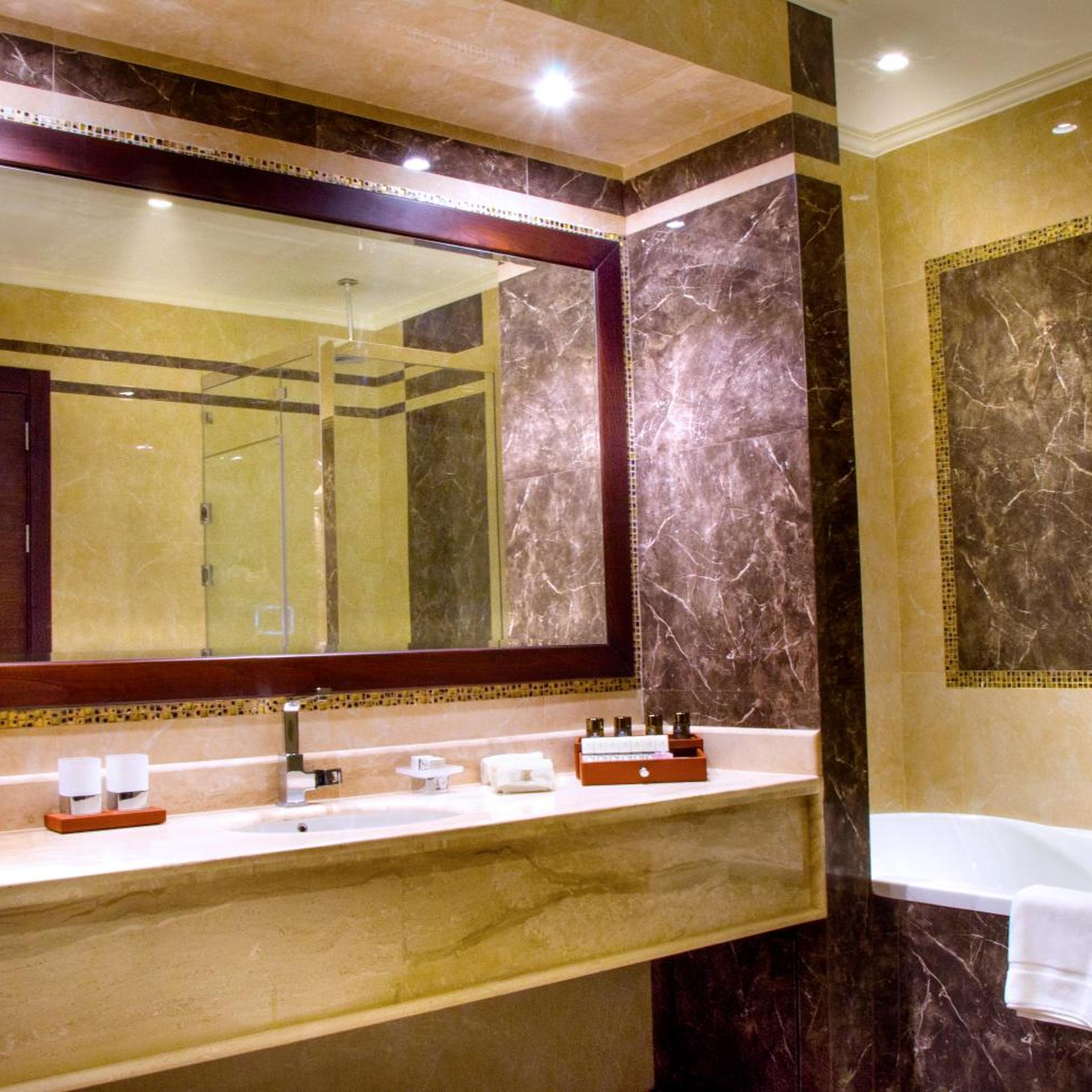 Amber Room، فندق بيات(Bayat Hotel) 6/7