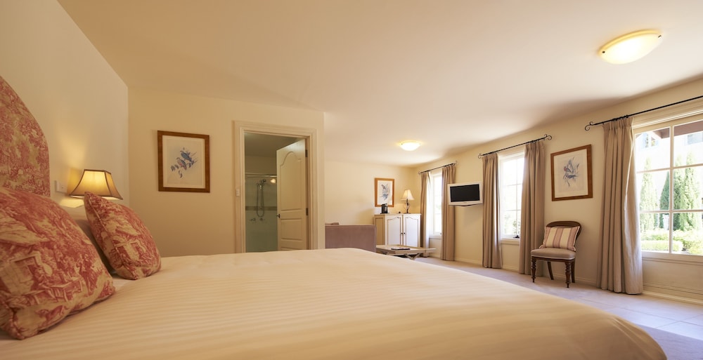 DELUXE, SUITE, VILLA
