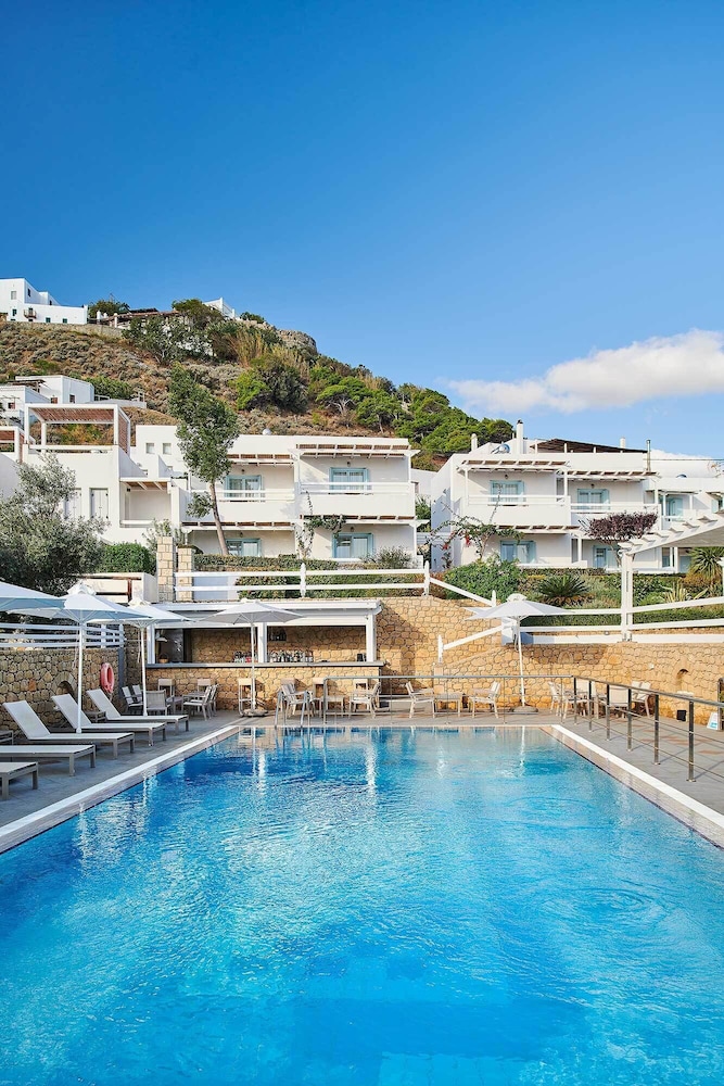 Perigiali Hotel 3/50