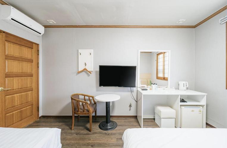 Apple Hotel 30/36