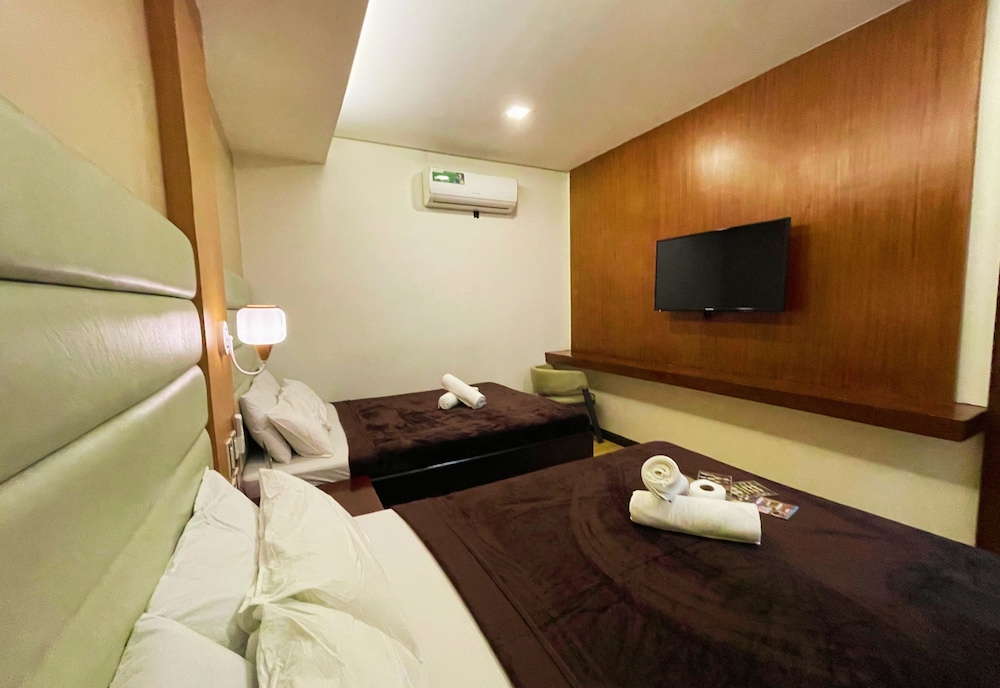 Hotel 99 48/50