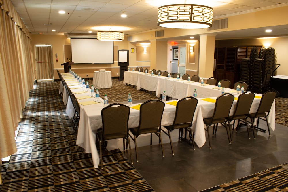 Executive Inn - Fort Lee 33/44