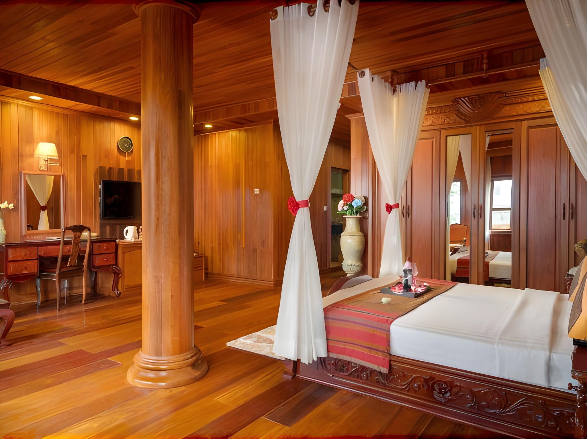 Suite, King Bed