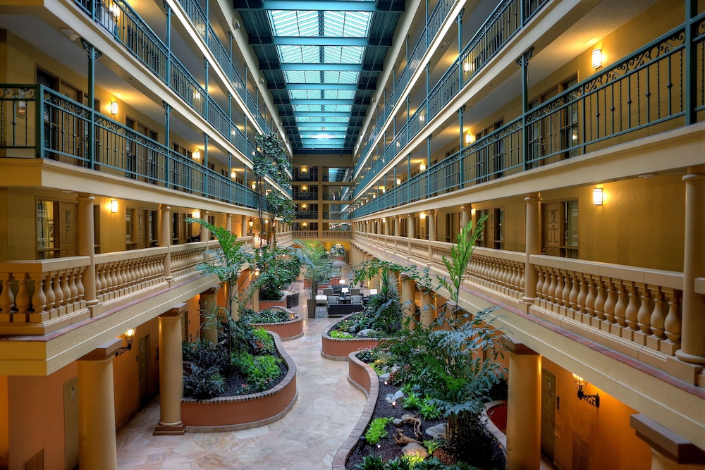 Embassy Suites by Hilton Los Angeles International Airport South 8/65