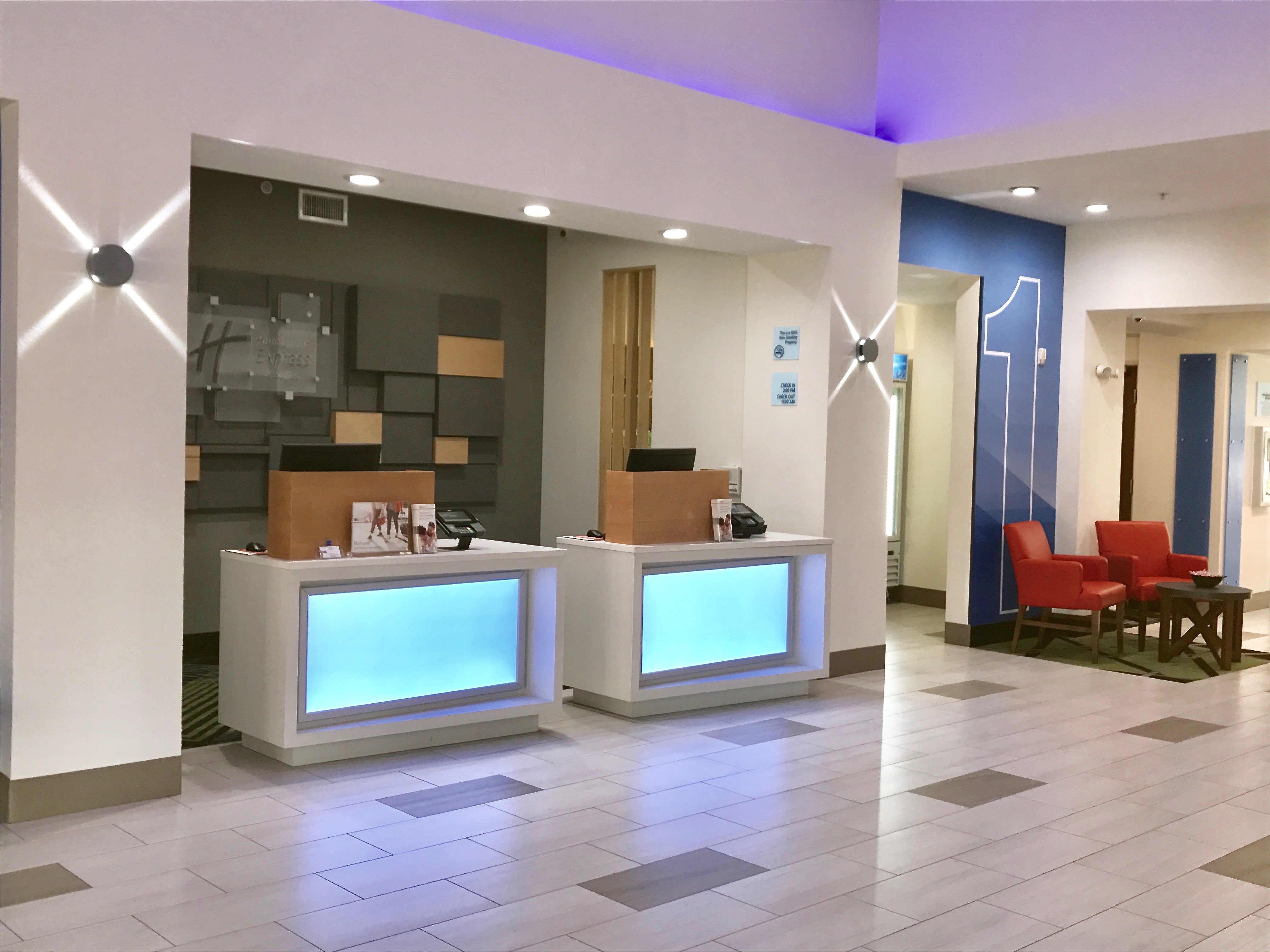 HOLIDAY INN EXPRESS & SUITES FLEMING ISLAND 10/38