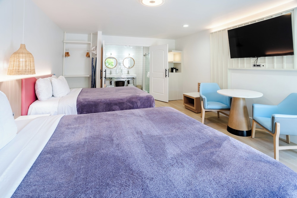 The Belmont Shore Inn 30/44