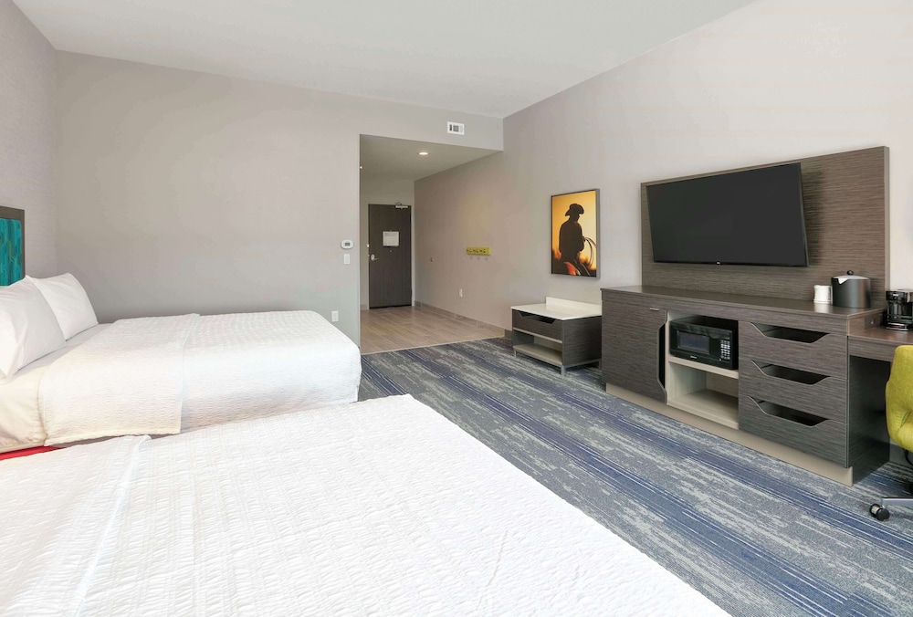Hampton Inn & Suites Dalhart 15/27