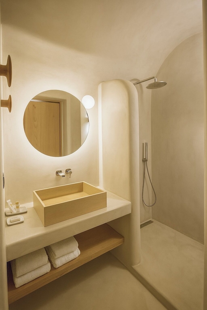 Chic Hotel Santorini 49/50
