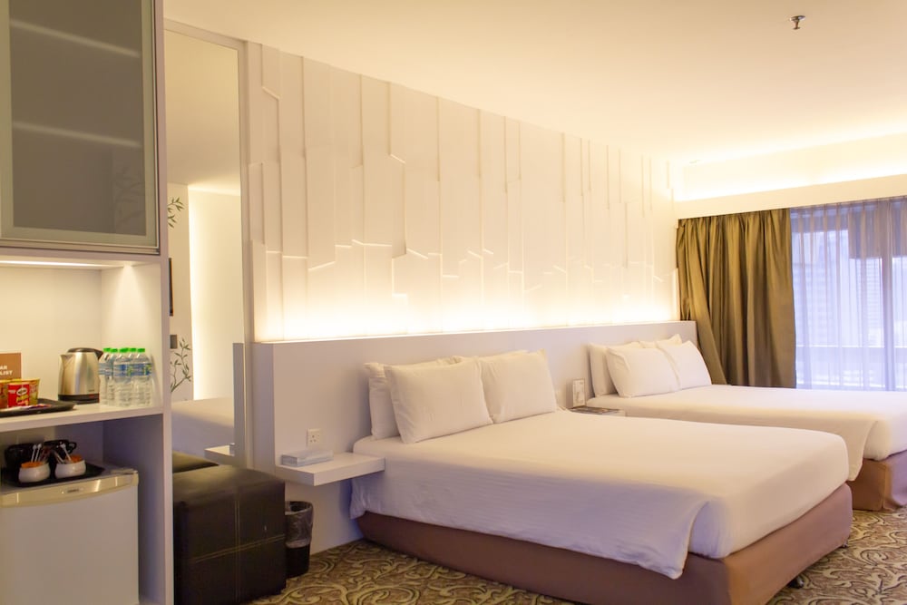 THE 5 ELEMENTS HOTEL 27/74