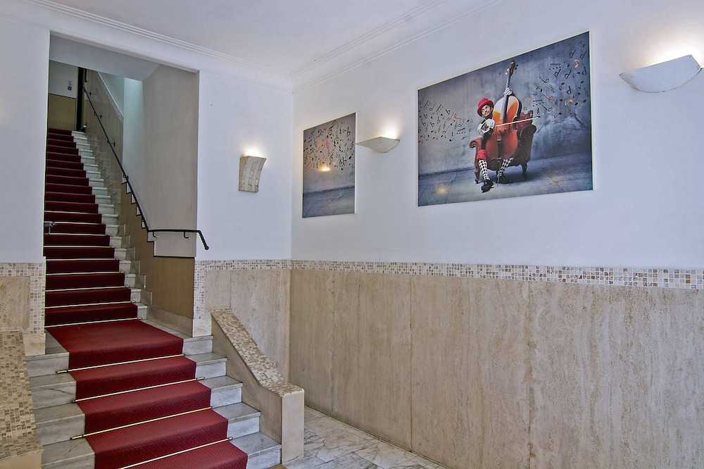 Hotel Lirico Roma 8/63