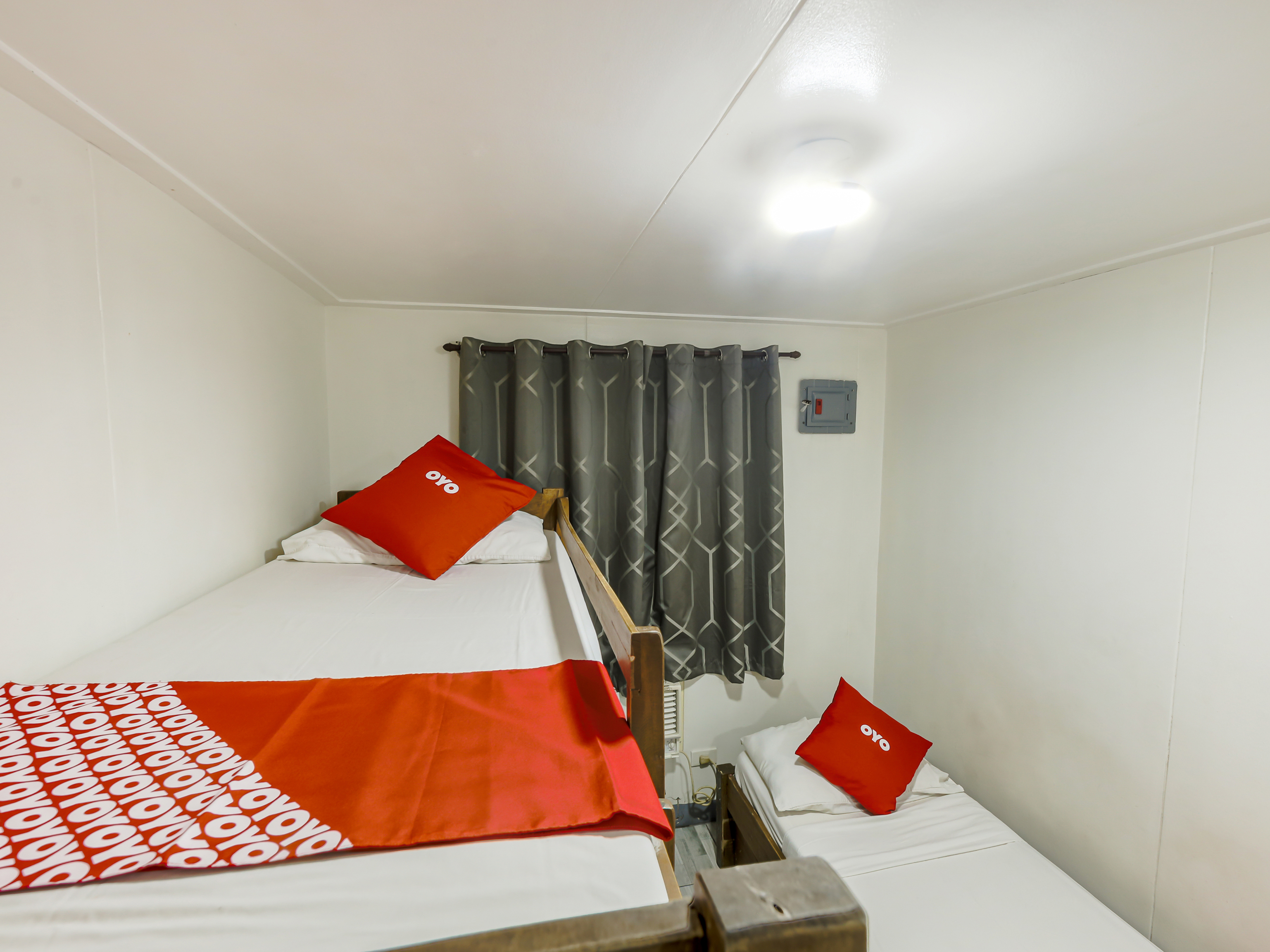Metro Deluxe Residences 9/50
