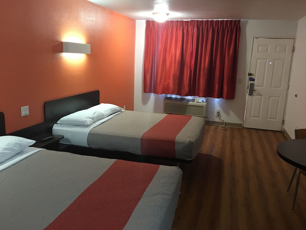 Americas Best Value Inn Apache Junction 29/56