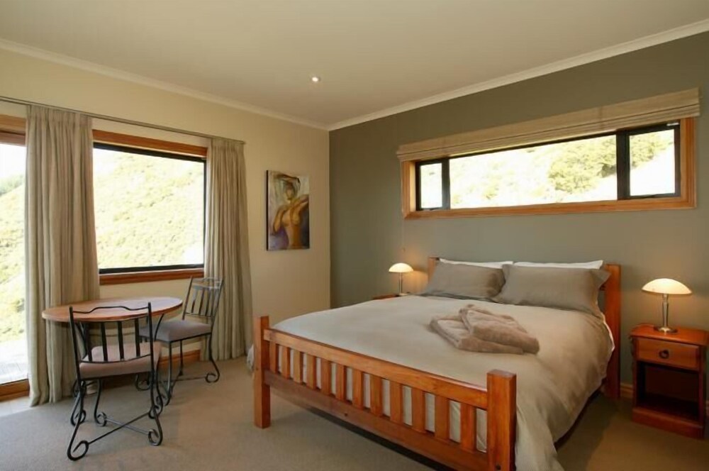 Parautane Lodge 10/50