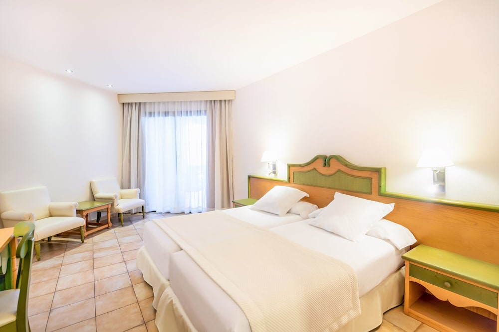 Iberostar Waves Playa Gaviotas 12/50