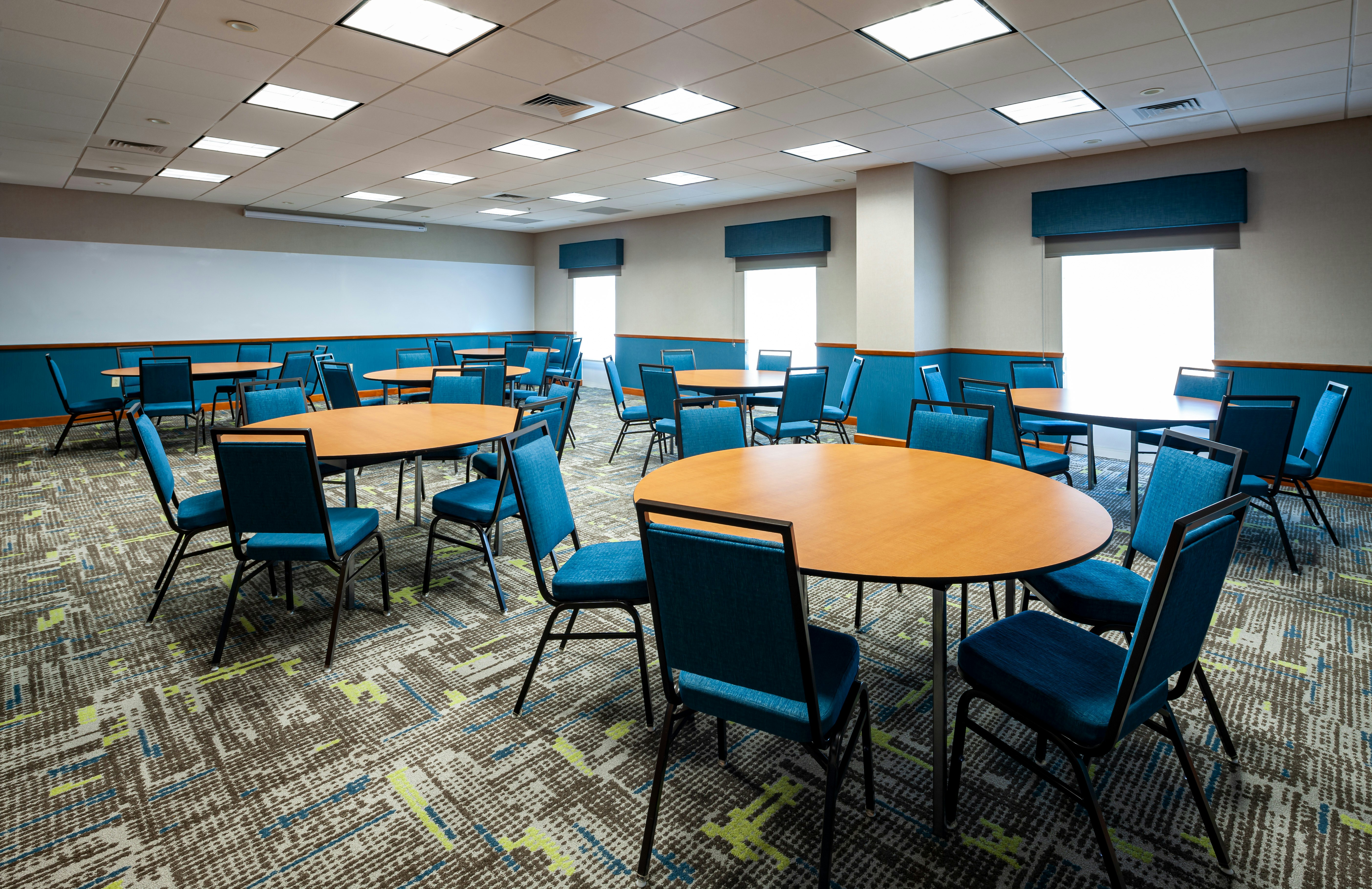Hampton Inn Suites St Louis At Forest Park Mo 17/19