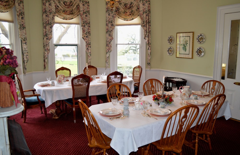 The Gables Wine Country Inn 32/50
