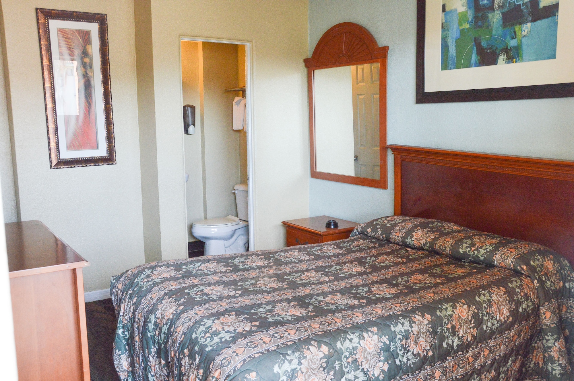 ROOM, DOUBLE BED, SMOKING