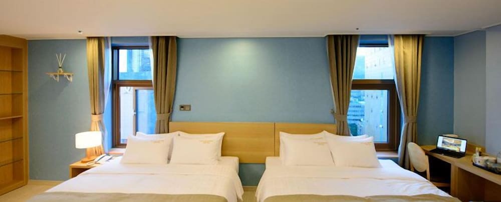 Marianne Hotel 15/40