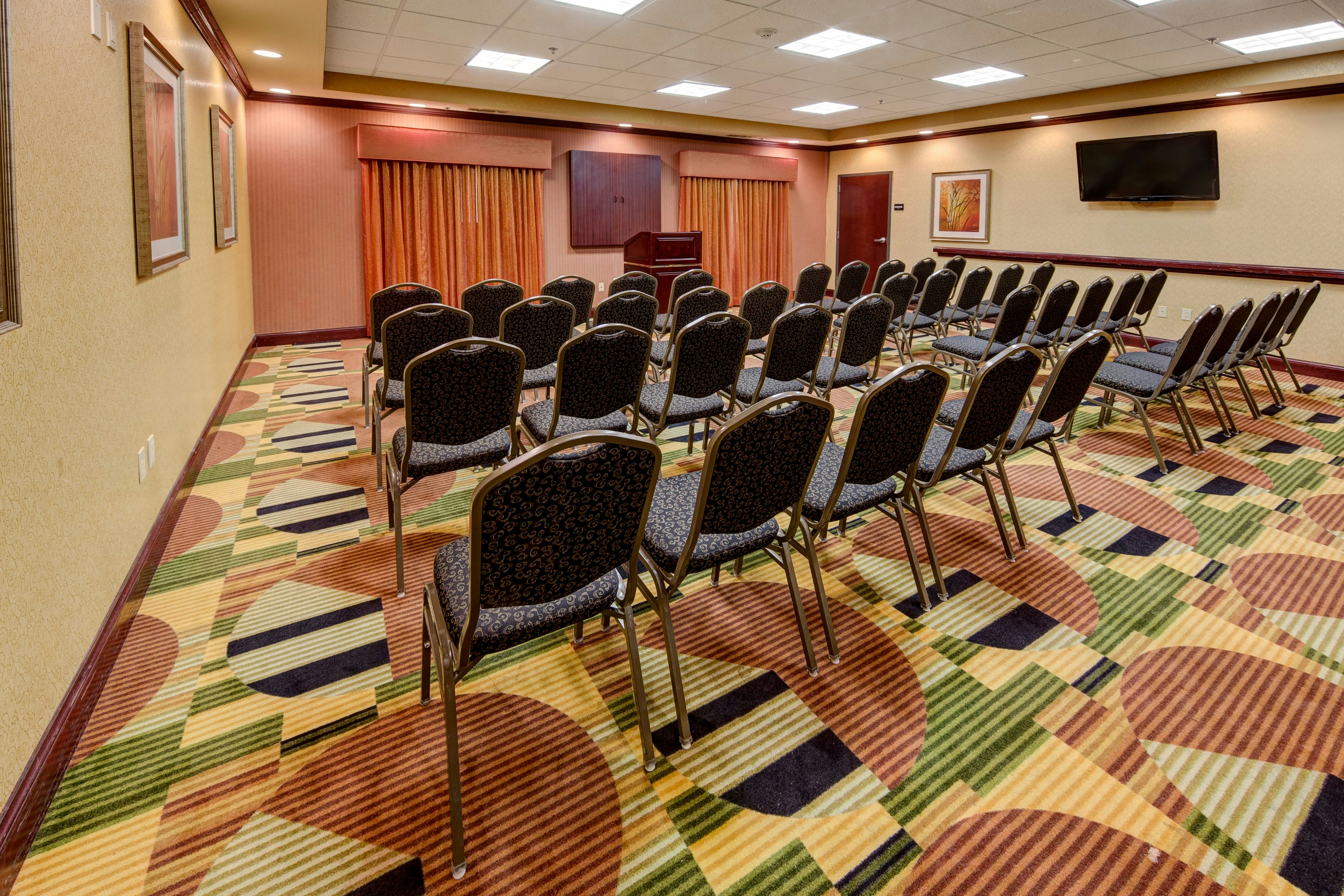 Hampton Inn and Suites Corsicana 53/62