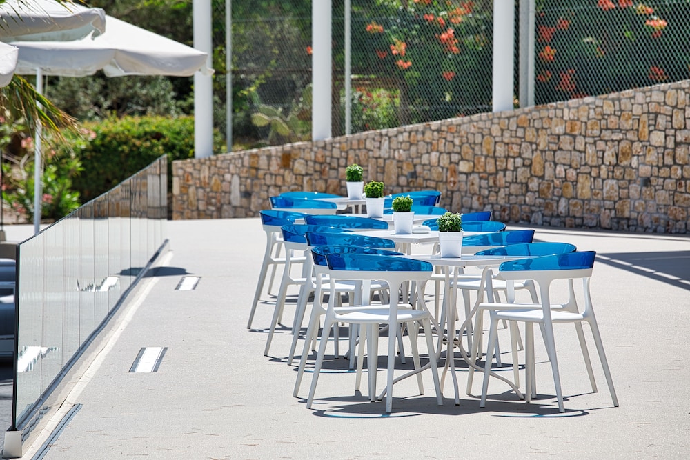 Marpunta Resort 49/65