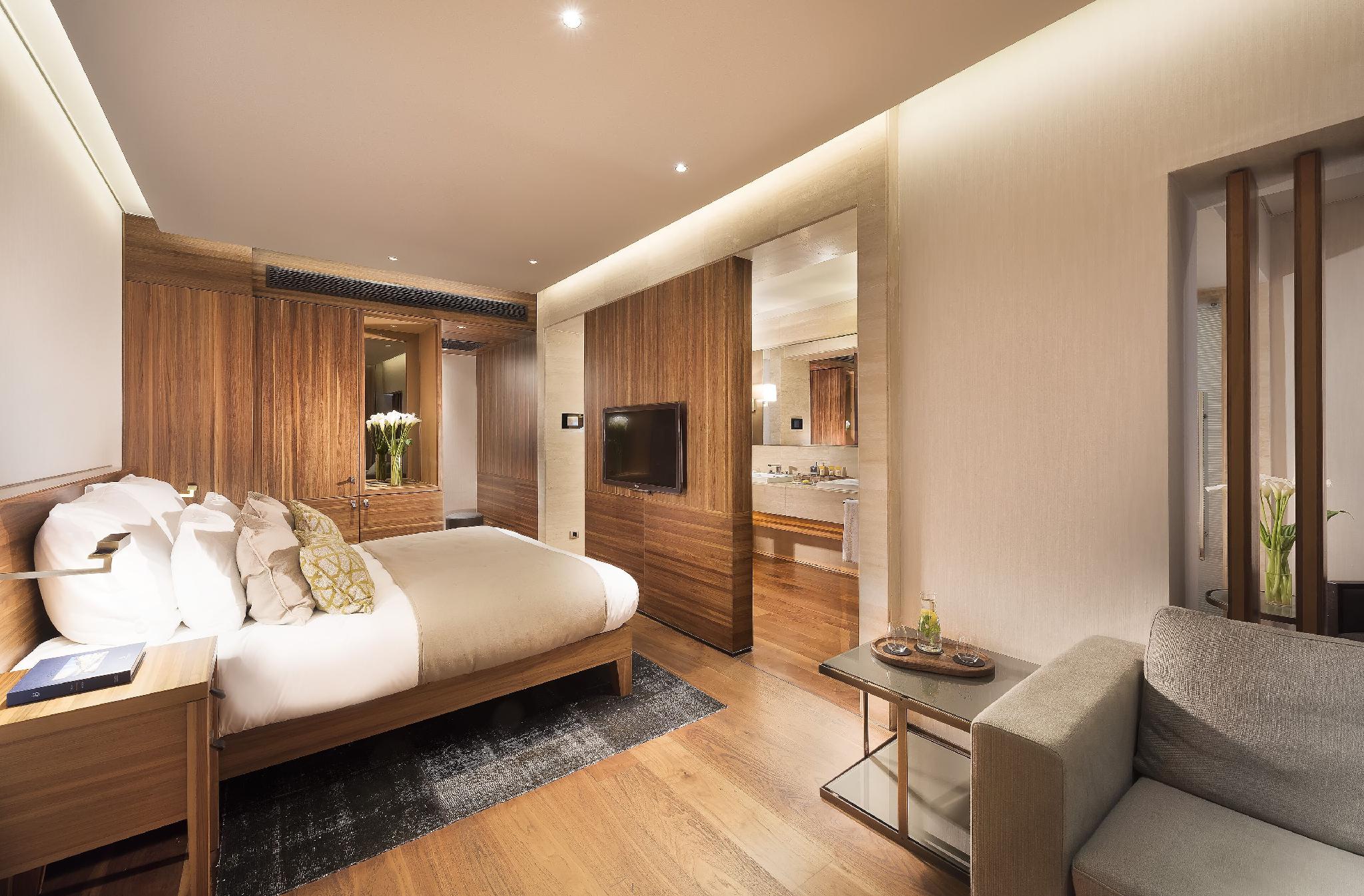 Premier, Suite, Queen Bed, Sea View