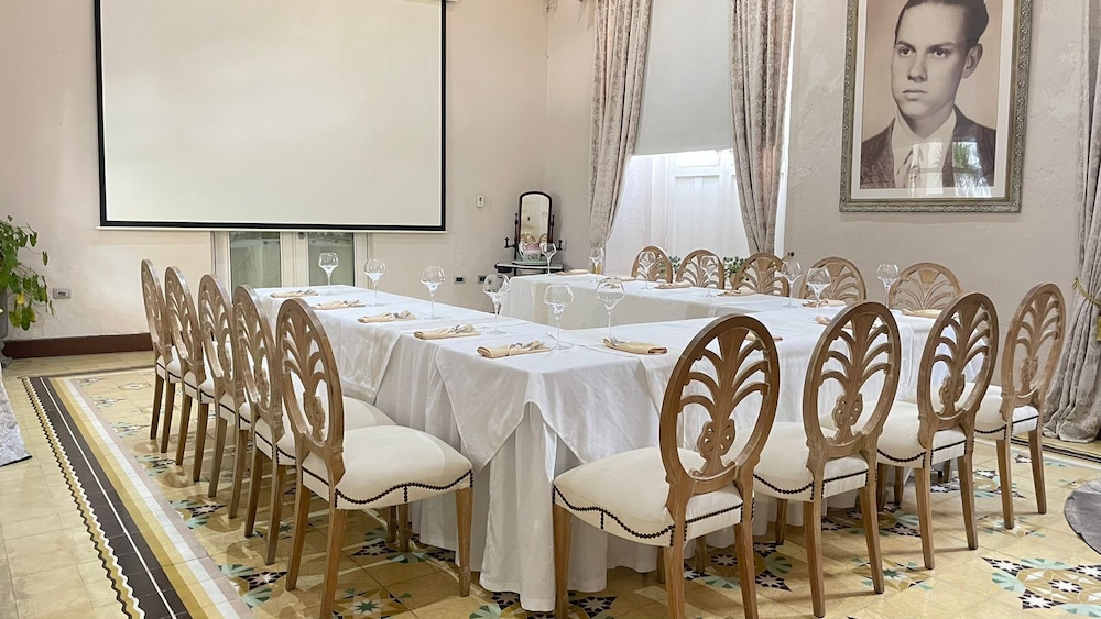 HOTEL BOUTIQUE DON PEPE 60/72