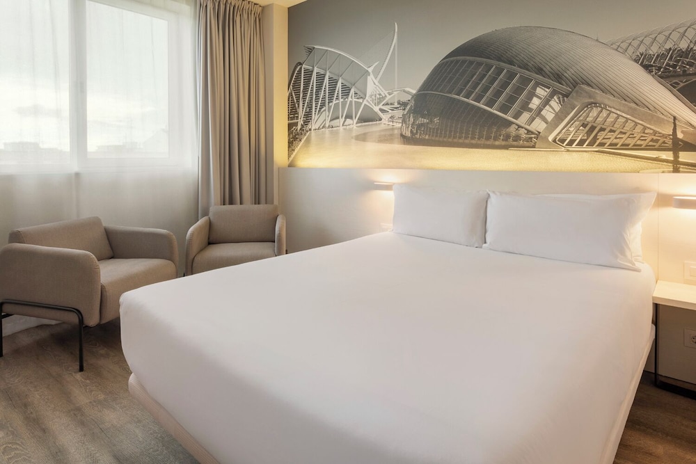 ROOM, DOUBLE BED