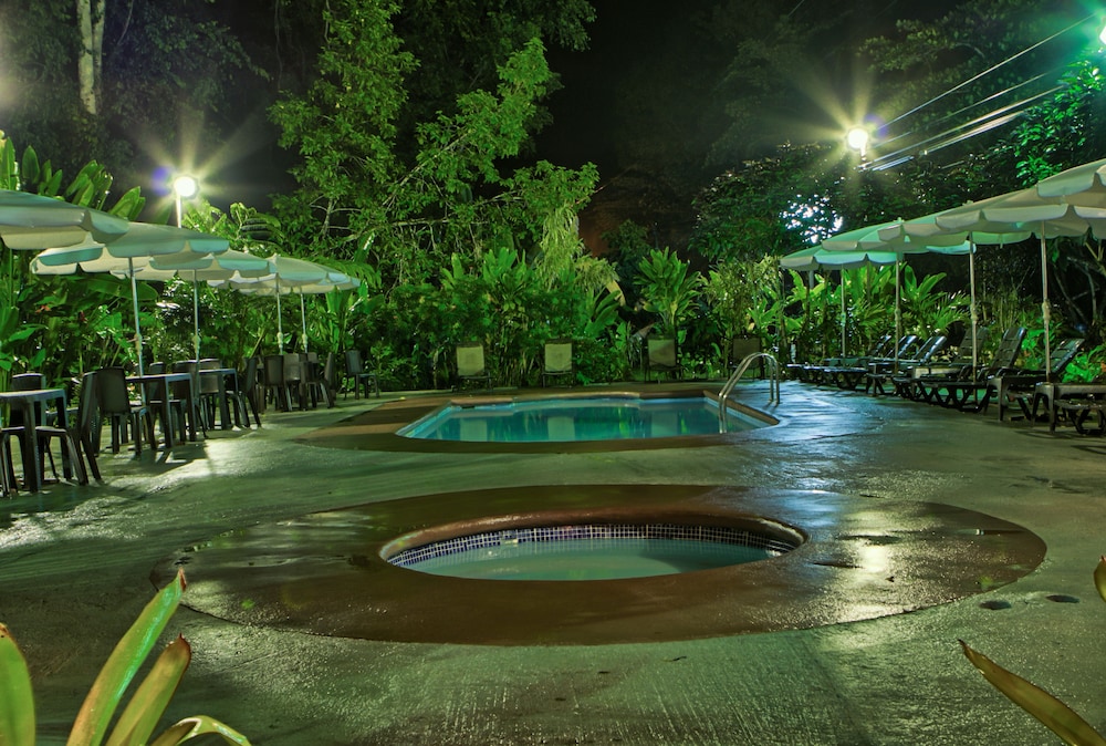 La Isla Inn Hotel 46/52