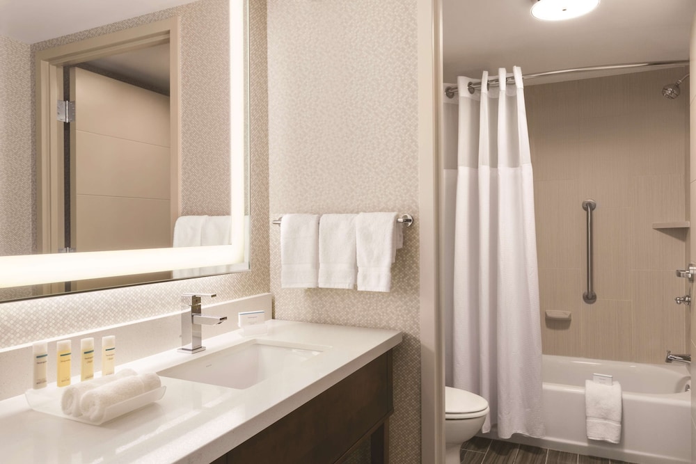 HOMEWOOD SUITES BY HILTON WASHINGTON DC CAPITOL-NAVY YARD 19/76