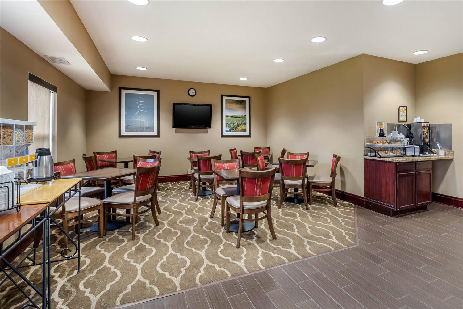 Comfort Inn Walcott Near Davenport 8/11