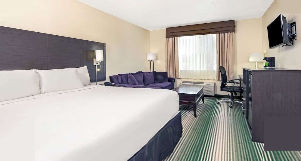 SureStay Plus by Best Western Montrose 18/48