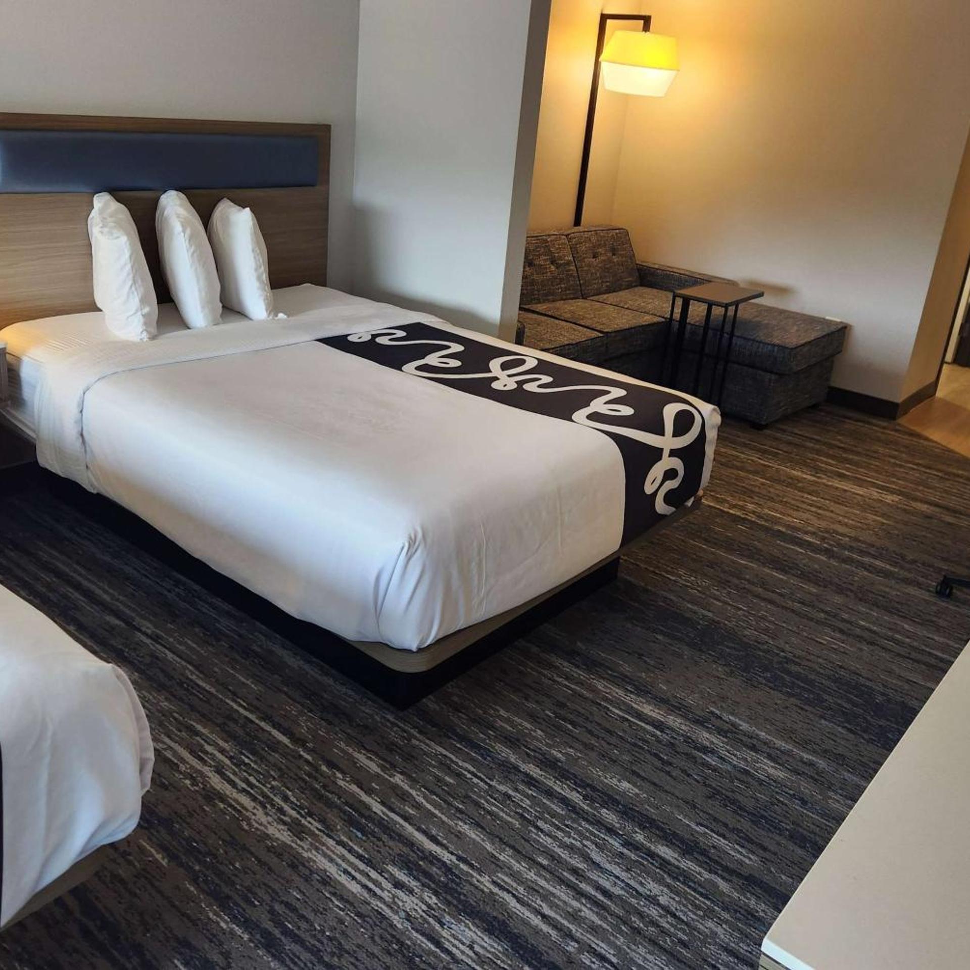 جناح بسريرين كوين، La Quinta Inn Suites Warner Robins 2/7