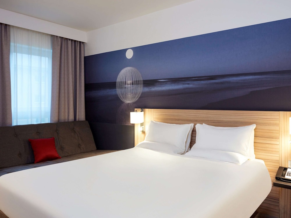 NOVOTEL LONDON STANSTED AIRPORT 5/69