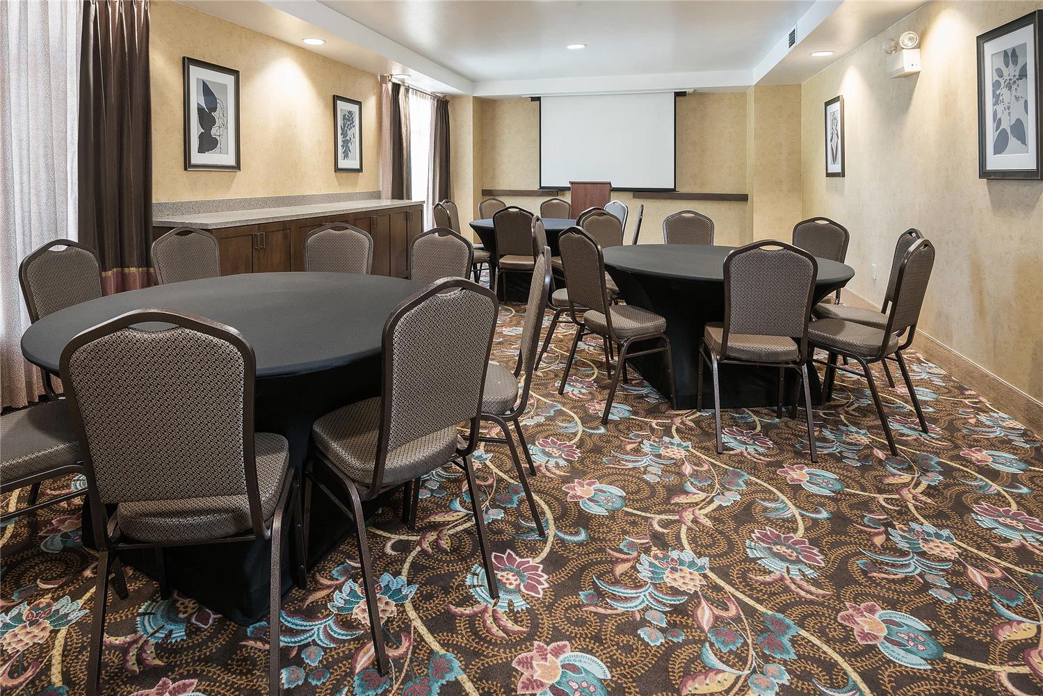 MainStay Suites Phoenix North 32/39