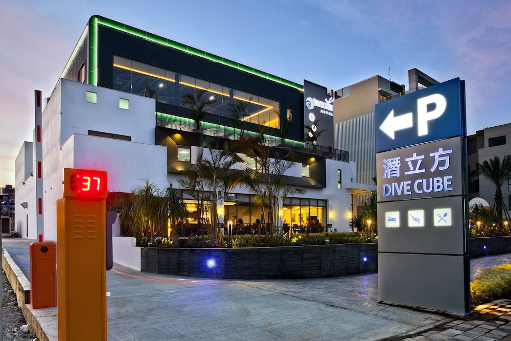 Divecube Hotel 7/60