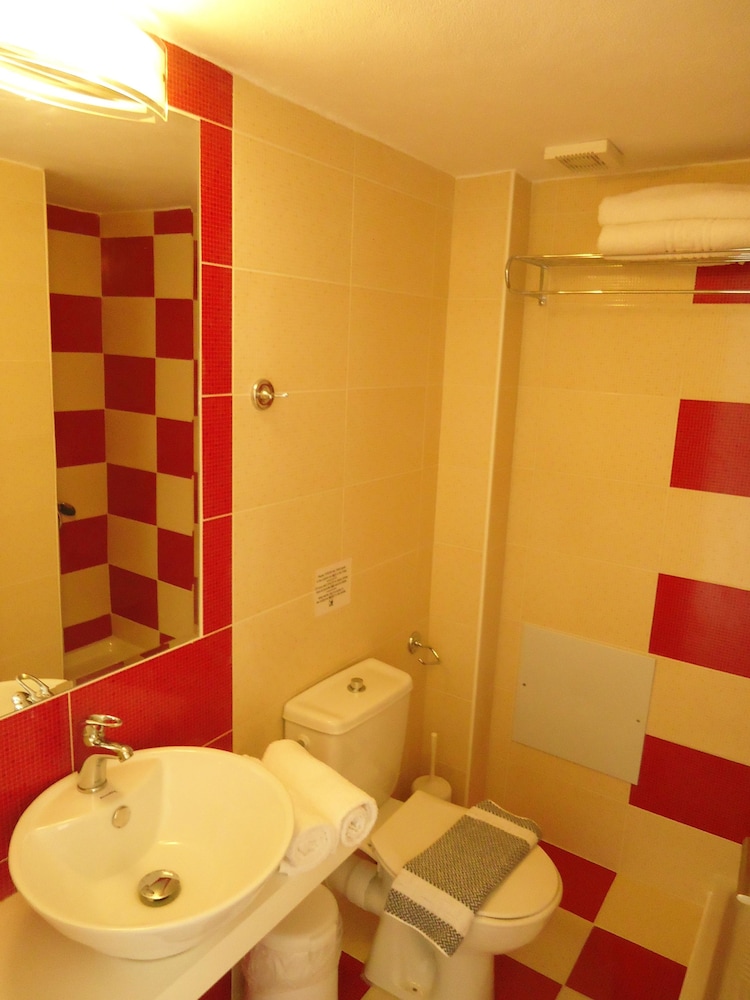 Almyra Apartments 31/88