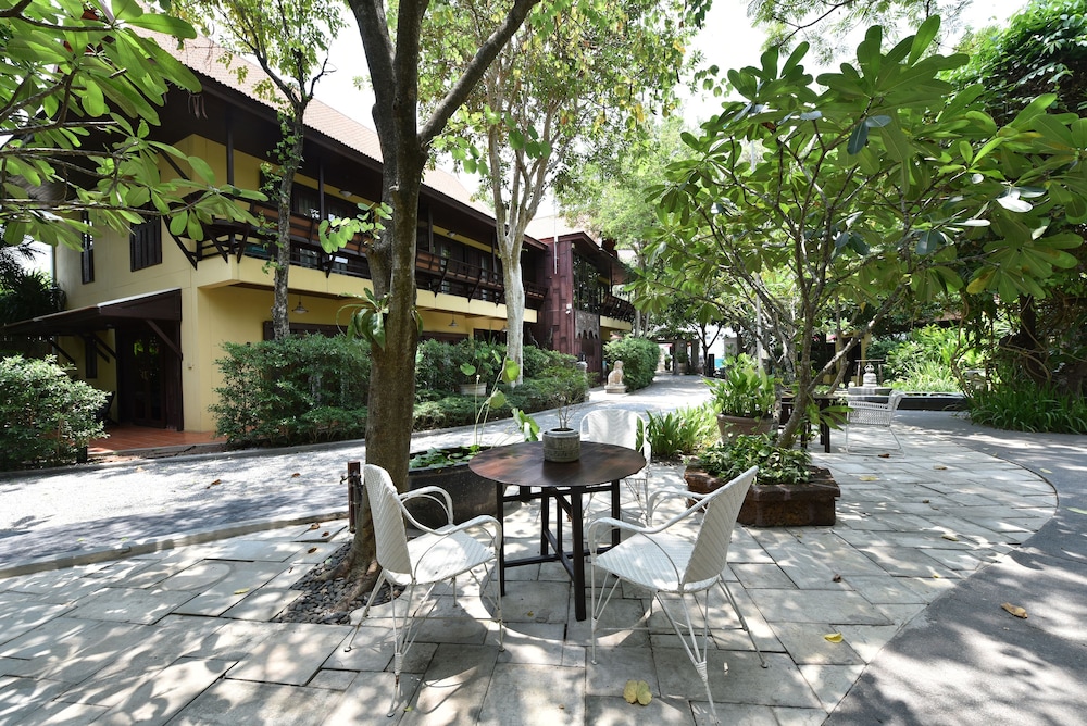 Zantiis Ndol Villas 61/66