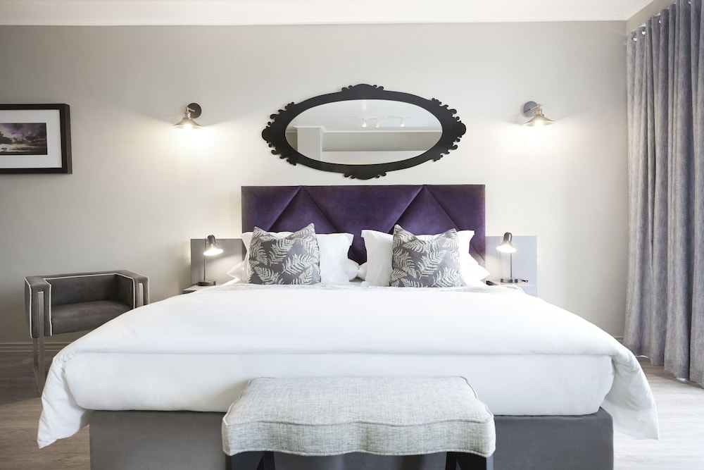 The Hyde All-Suite Hotel 11/46