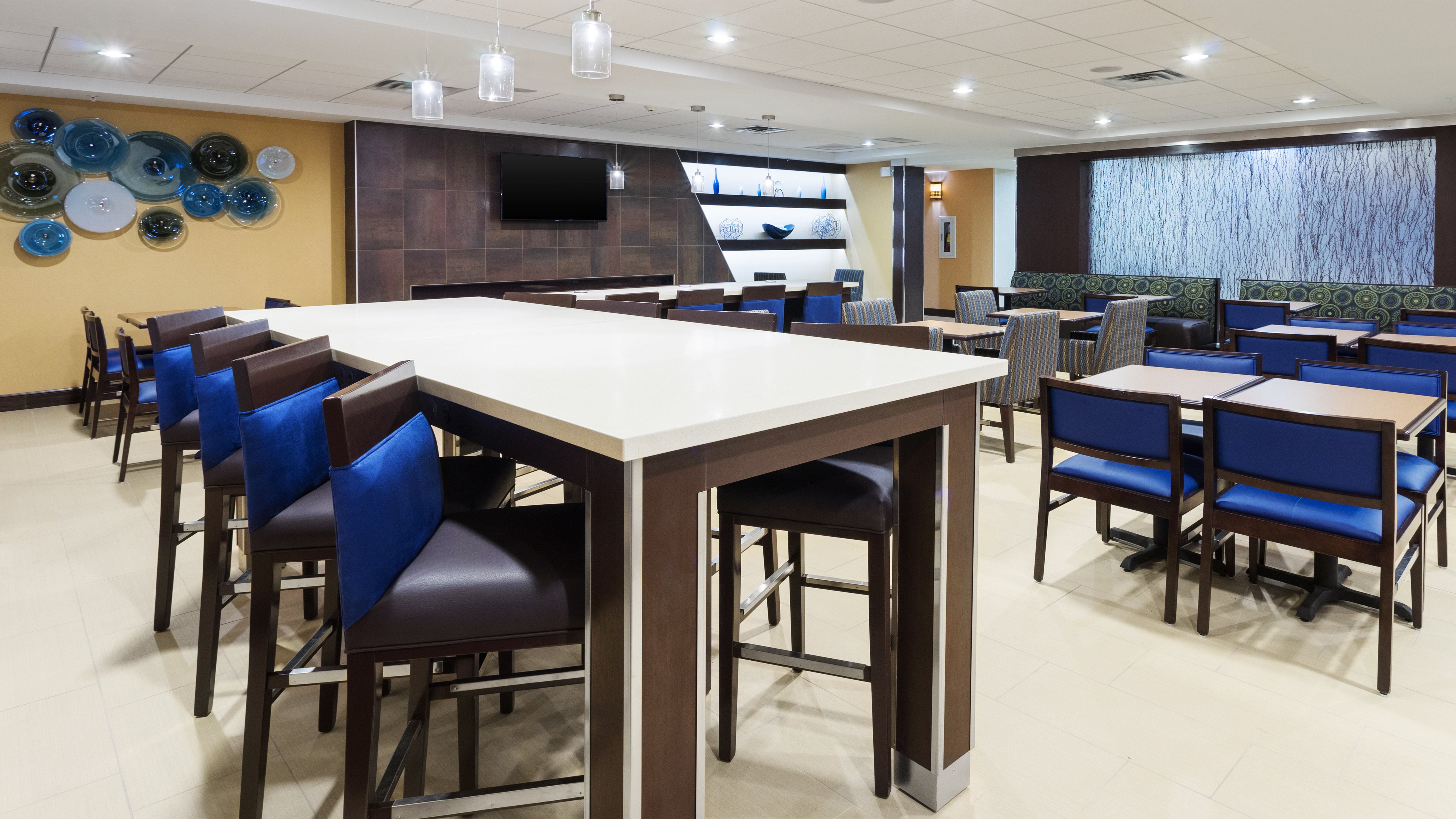 Holiday Inn Express Hotel And Suites Midland Loop 250 43/71