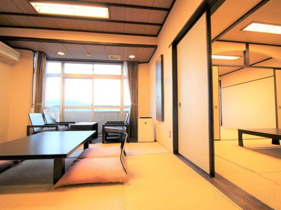 Japanese, East Wing, Smoking