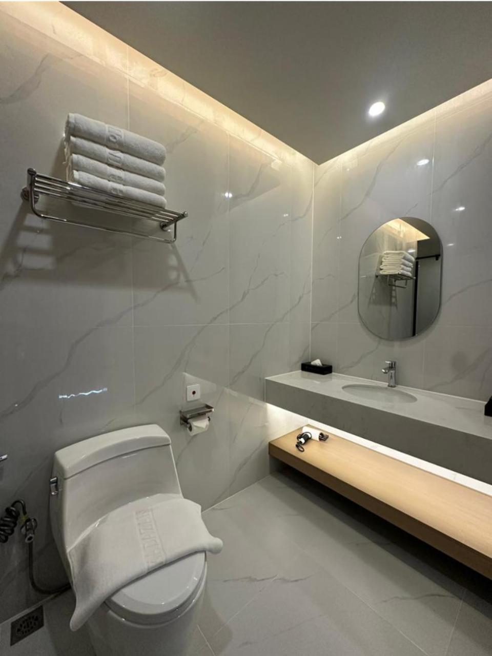 The MAJULAN Hotel 35/43