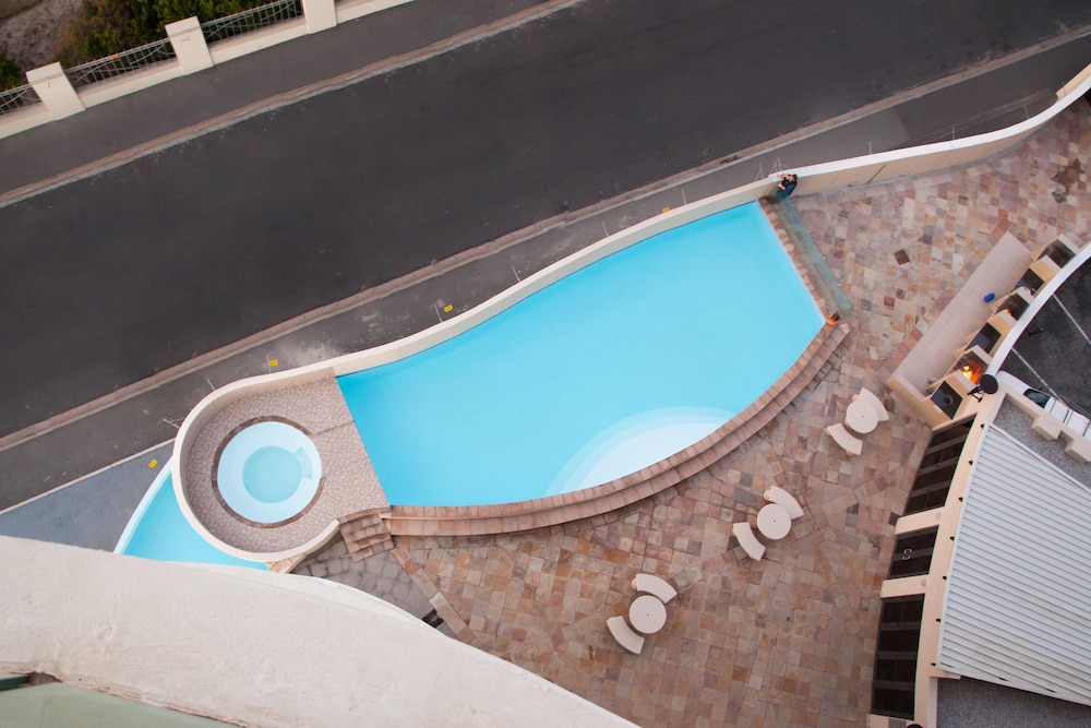 Loddeys Ocean View Apartments 5/10